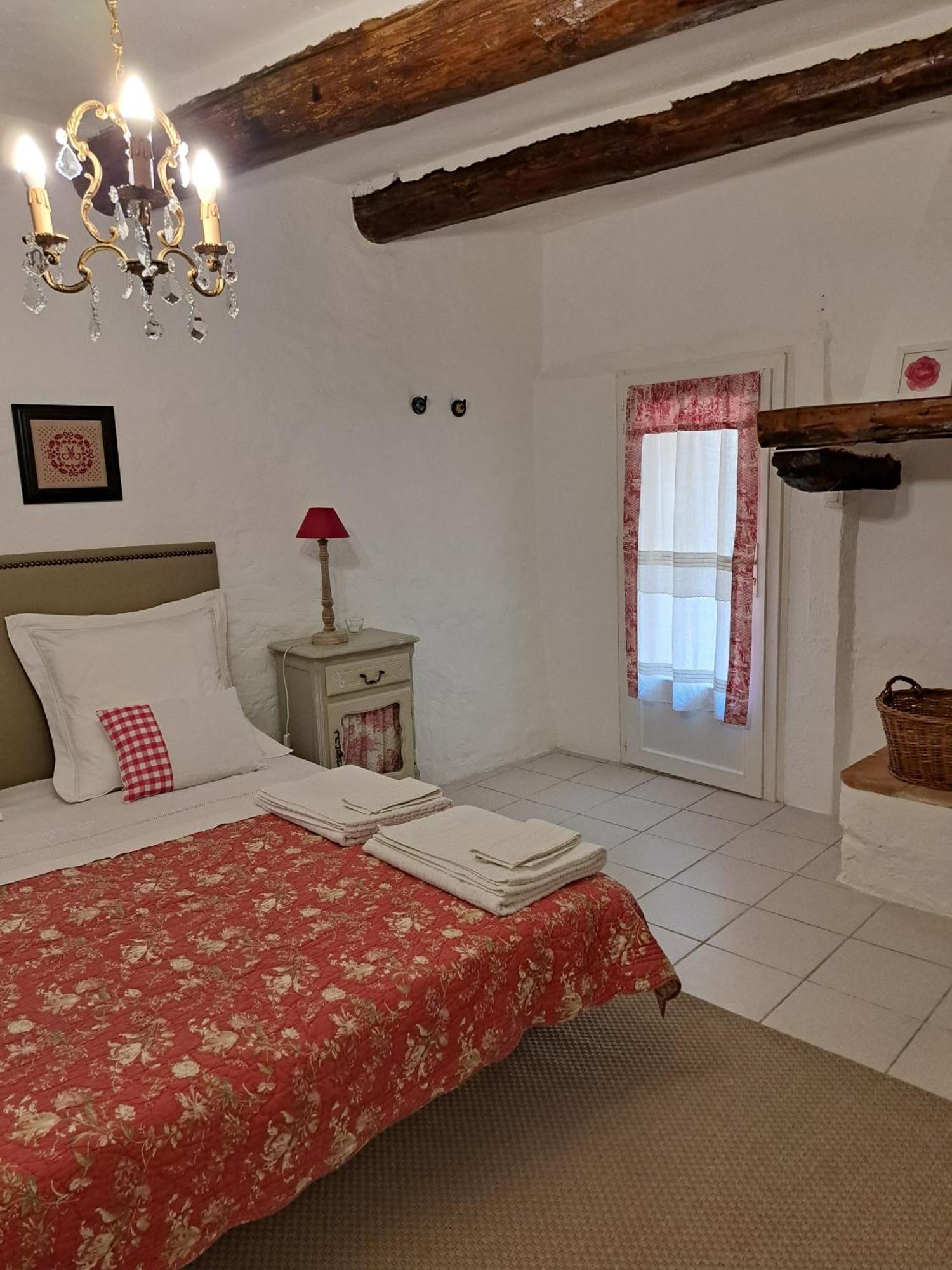 La Maison De Gisele Bed & Breakfast Saint-Victor-des-Oules Exterior foto